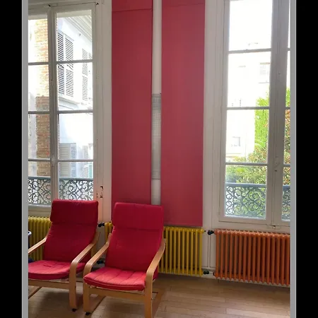 Unit 010 Cherche Midi 19 * Paris