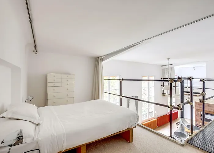 Unit 010 Cherche Midi 19 * Paris