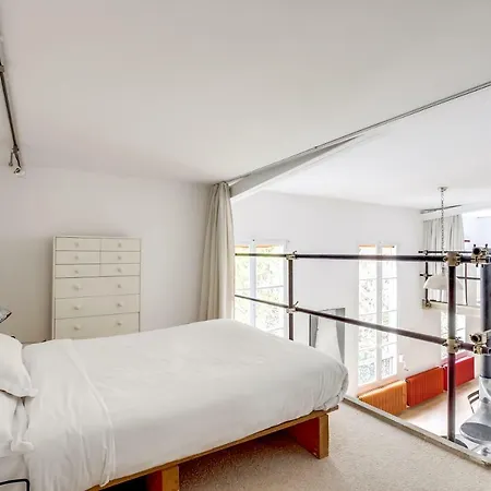 Unit 010 Cherche Midi 19 * Paris